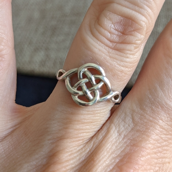 Vintage Sterling Silver Filigree Shield Ring Size 6 .925 Thailand - Picture 2 of 4